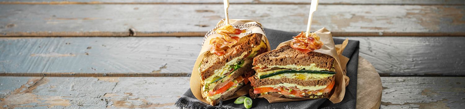 Club sandwich met roomkaas en courgette
